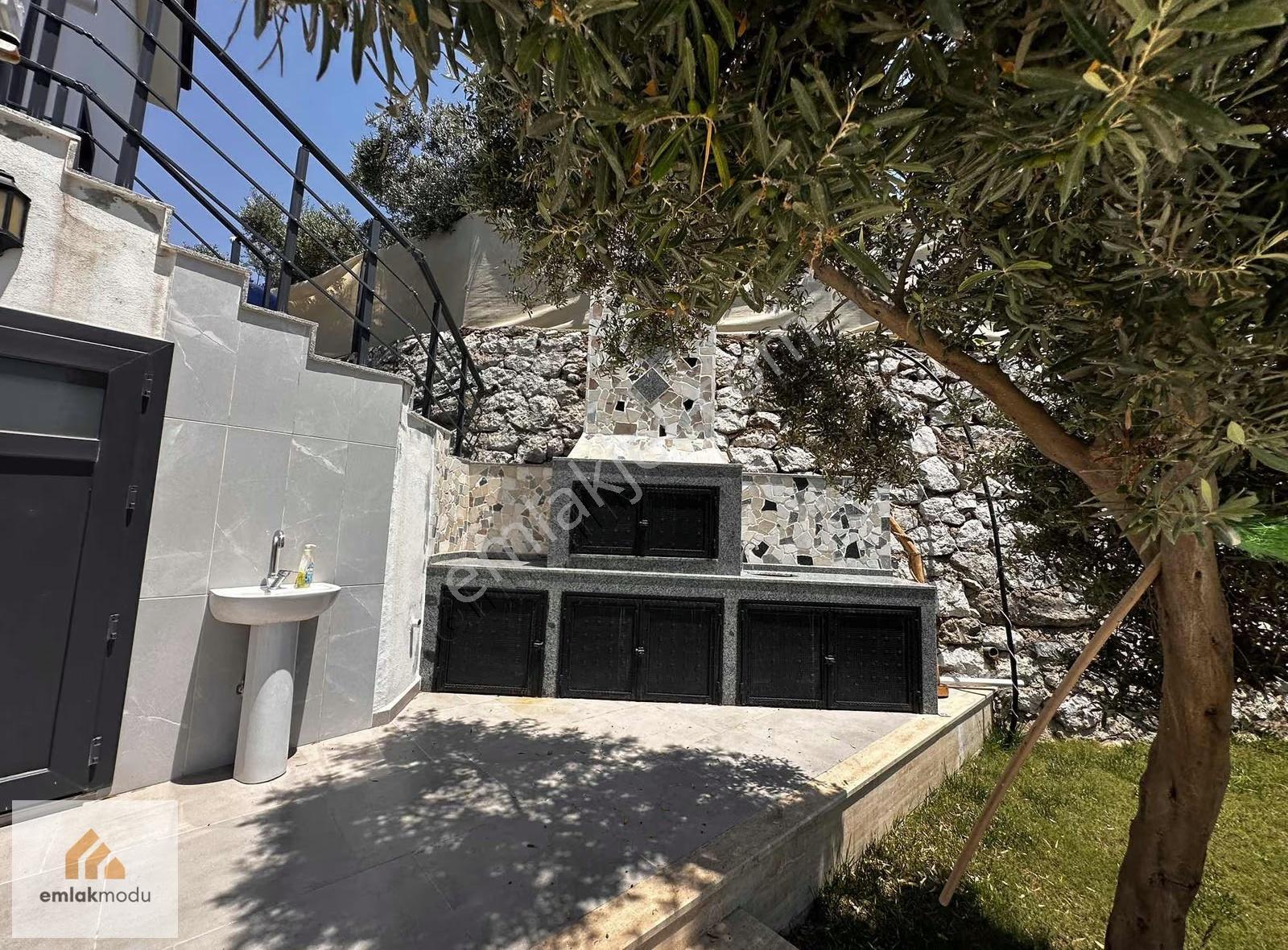Karaçulha Aylık Ödemeli Deniz Manzaralı Kiralık Süperlüx Villa - Görsel 28