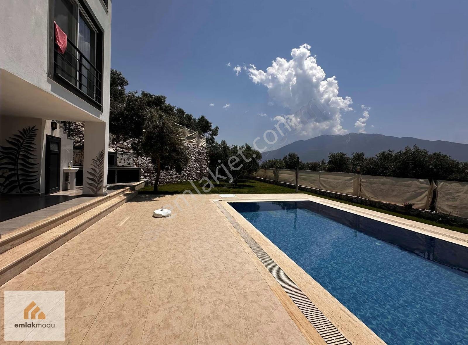 Karaçulha Aylık Ödemeli Deniz Manzaralı Kiralık Süperlüx Villa - Görsel 21