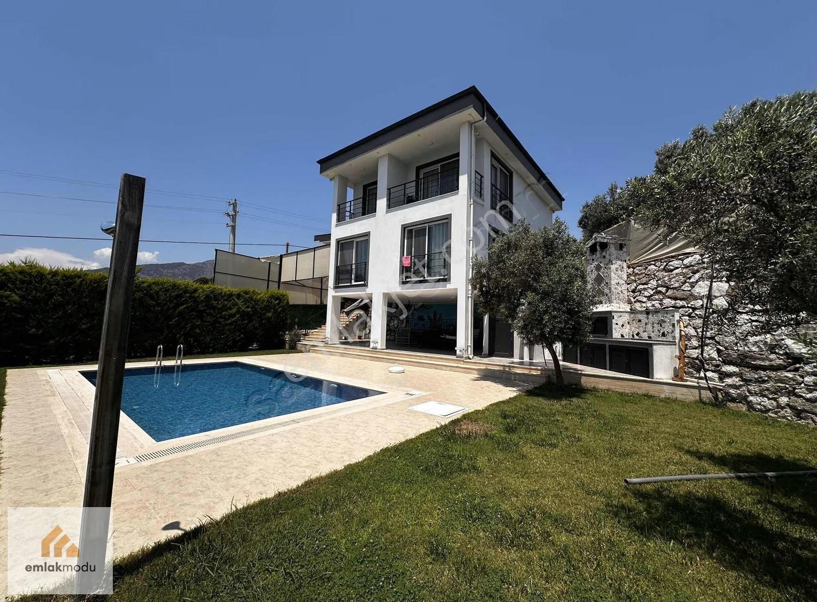 Karaçulha Aylık Ödemeli Deniz Manzaralı Kiralık Süperlüx Villa - Görsel 15