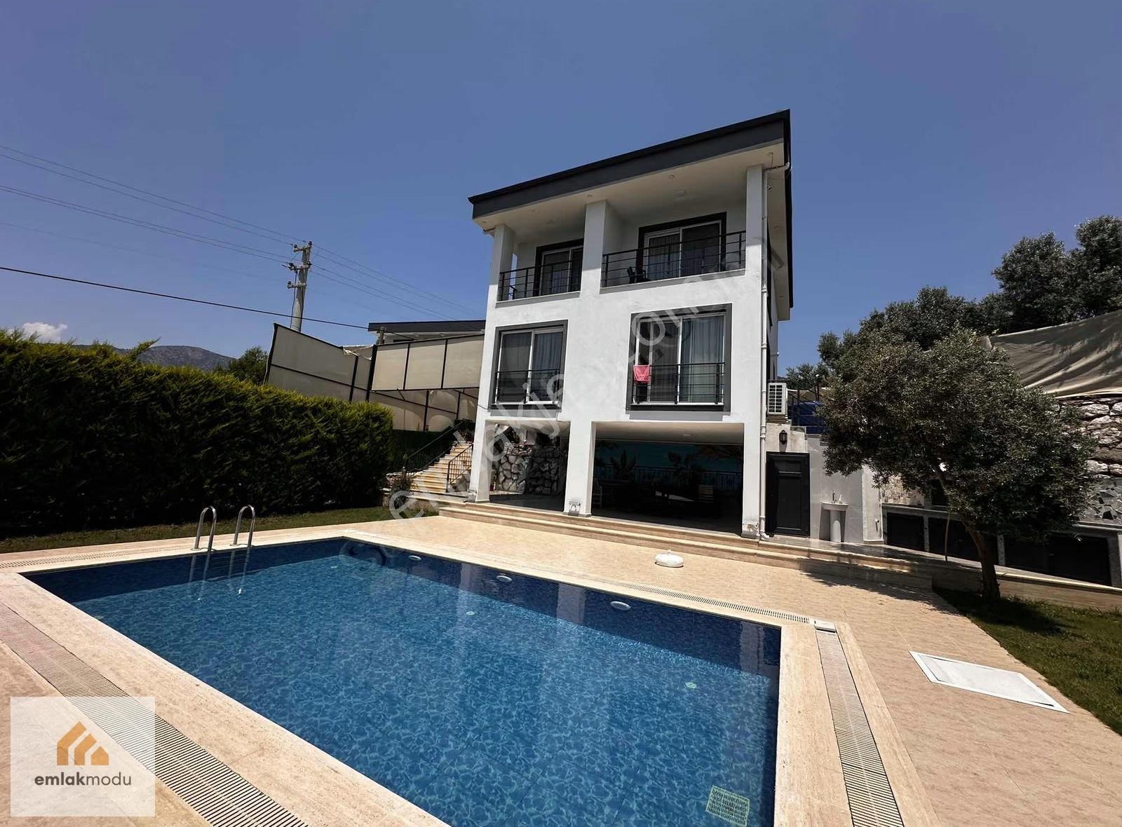 Karaçulha Aylık Ödemeli Deniz Manzaralı Kiralık Süperlüx Villa - Görsel 17