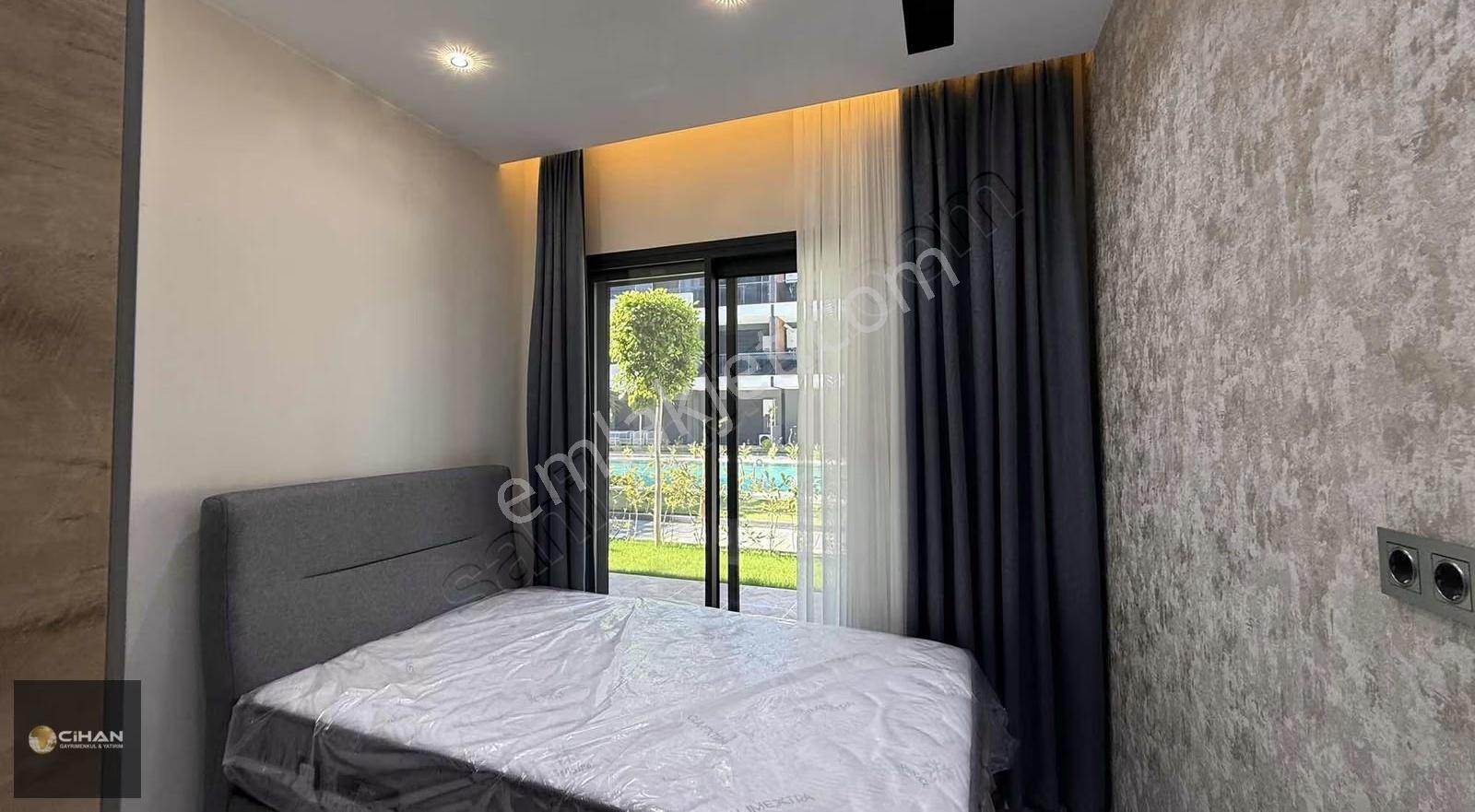 Denize 500 Metre Havuzlu Sitede Kiralık 2+1 - Görsel 15
