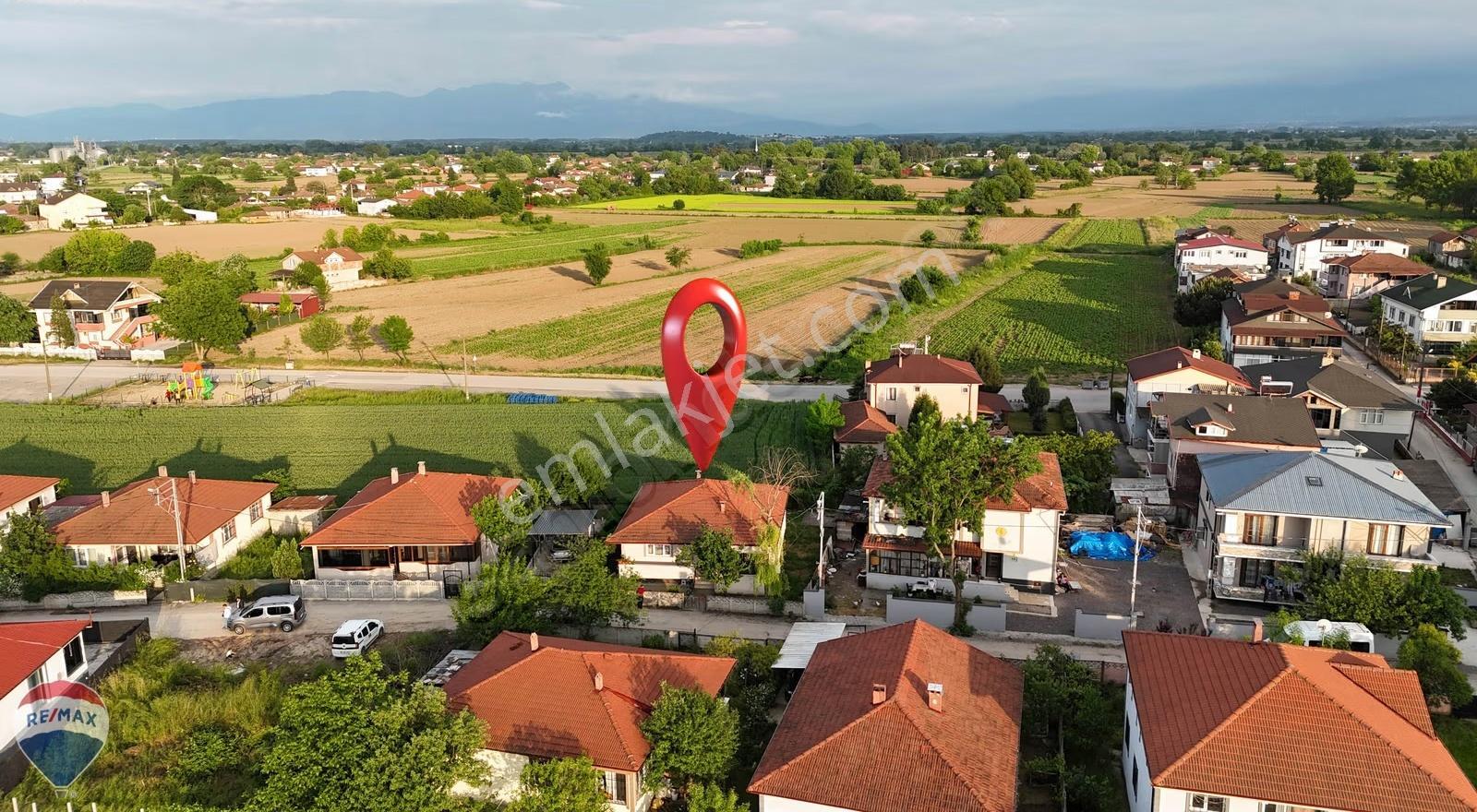Remax Mavi'den Adapazarı'na 10 Dk. 342 M² Arsada Müstakil Ev - Görsel 3