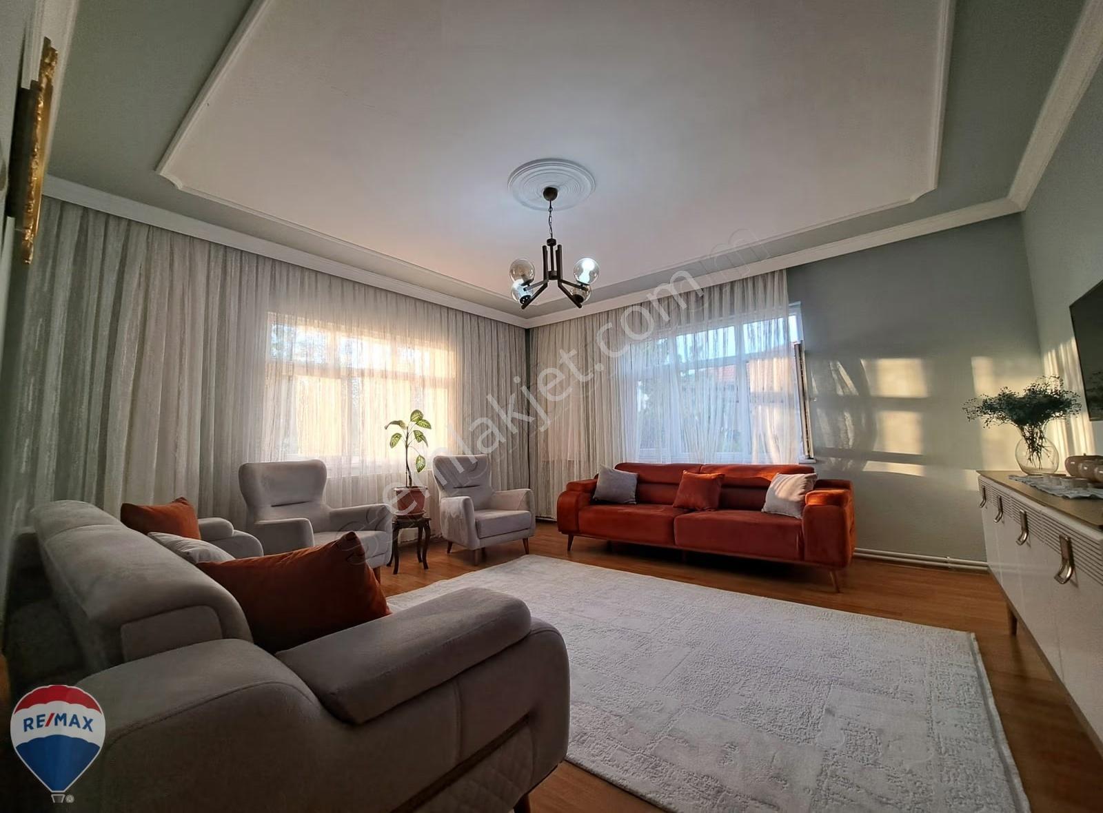 Remax Mavi'den Adapazarı'na 10 Dk. 342 M² Arsada Müstakil Ev - Görsel 8