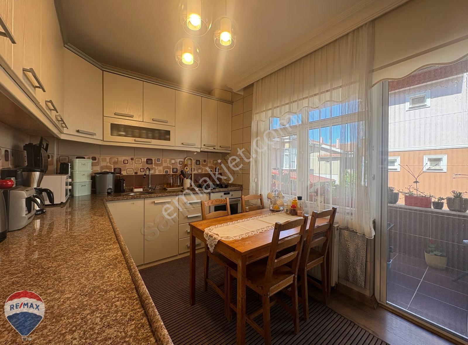 Remax Mavi'den Serdivan'da Müstakil Kullanımlı Satılık Villa - Görsel 17