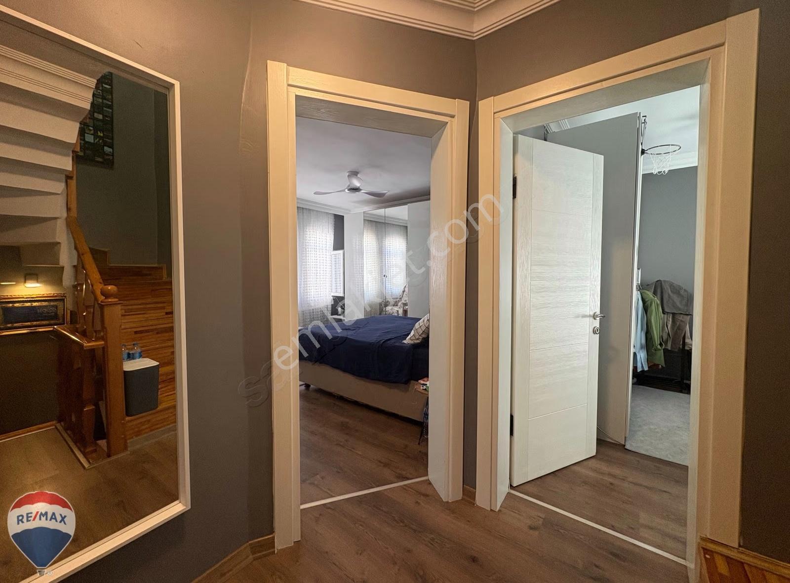Remax Mavi'den Serdivan'da Müstakil Kullanımlı Satılık Villa - Görsel 24