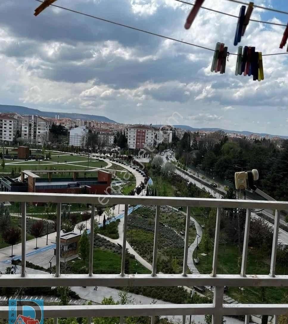 Durudan Çarşıda 3+1 Daire İstiklal Mh. Atatürk Cd. Üzeri