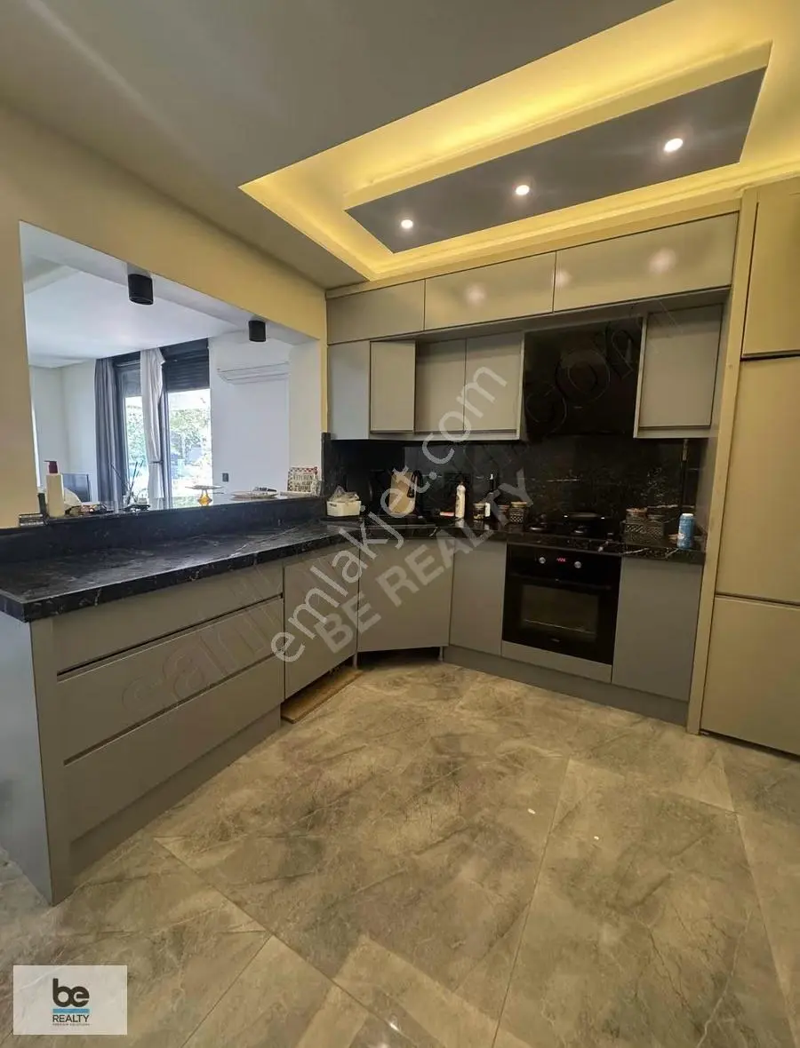 Güzeloba Merkezi Konumda Ebeveyn Banyolu Full Yapılı 1+1 Daire