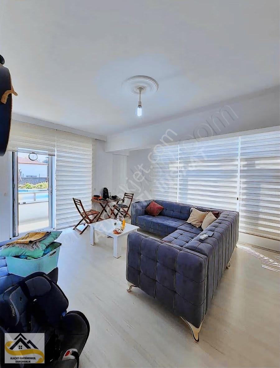 Alaçatı Dan Karasu Azizye Mah 80 M2 Denize Sıfır 1.kat 6/10 Yaş - Görsel 10