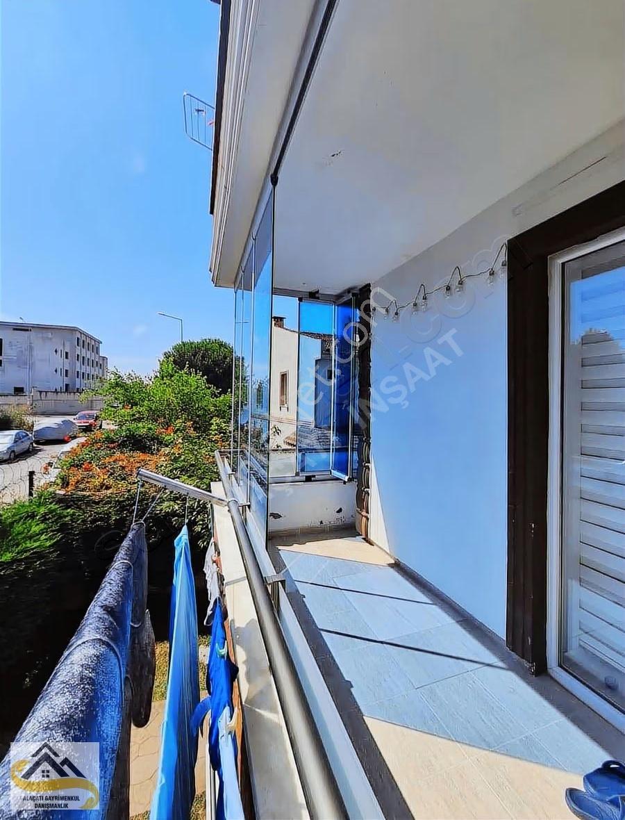 Alaçatı Dan Karasu Azizye Mah 80 M2 Denize Sıfır 1.kat 6/10 Yaş - Görsel 11