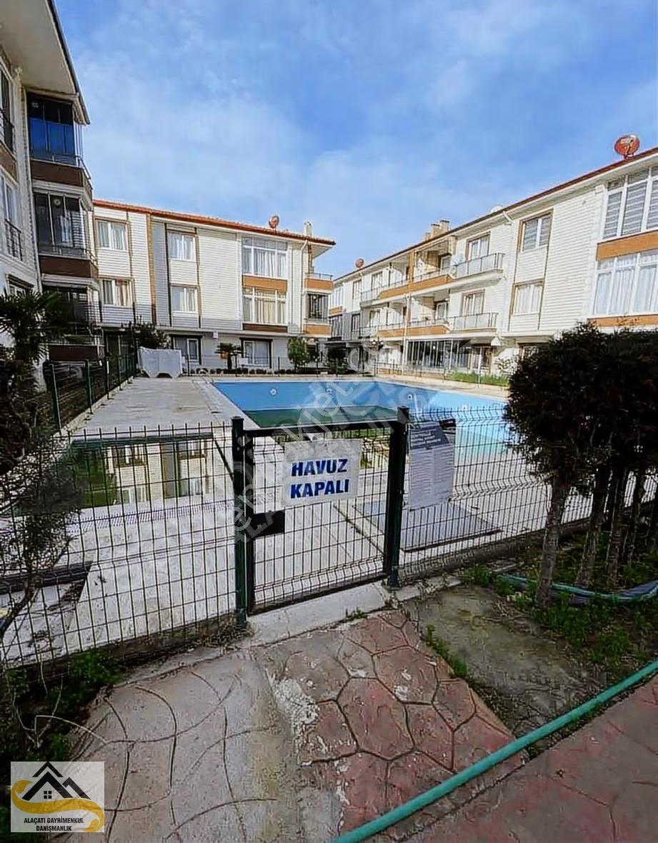 Alaçatı Dan Karasu Azizye Mah 80 M2 Denize Sıfır 1.kat 6/10 Yaş - Görsel 17