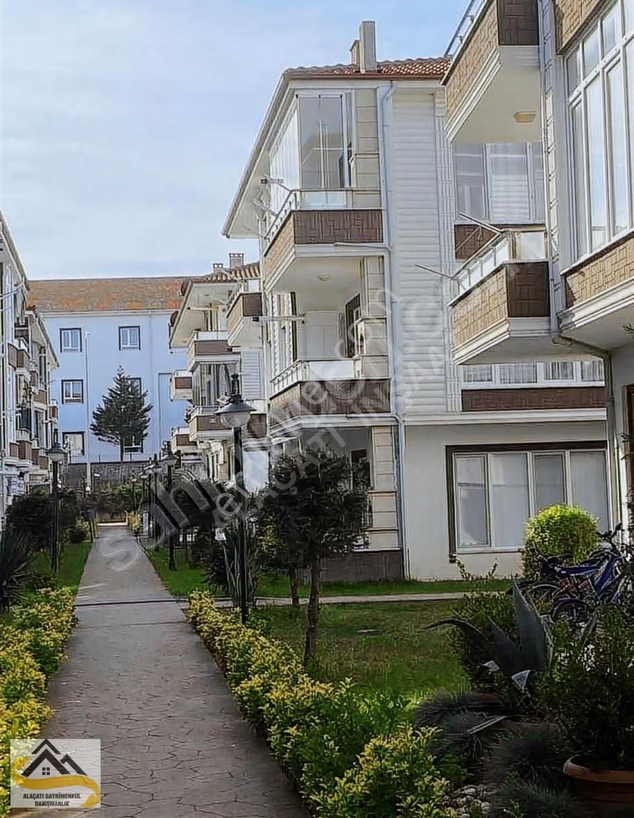 Alaçatı Dan Karasu Azizye Mah 80 M2 Denize Sıfır 1.kat 6/10 Yaş - Görsel 21