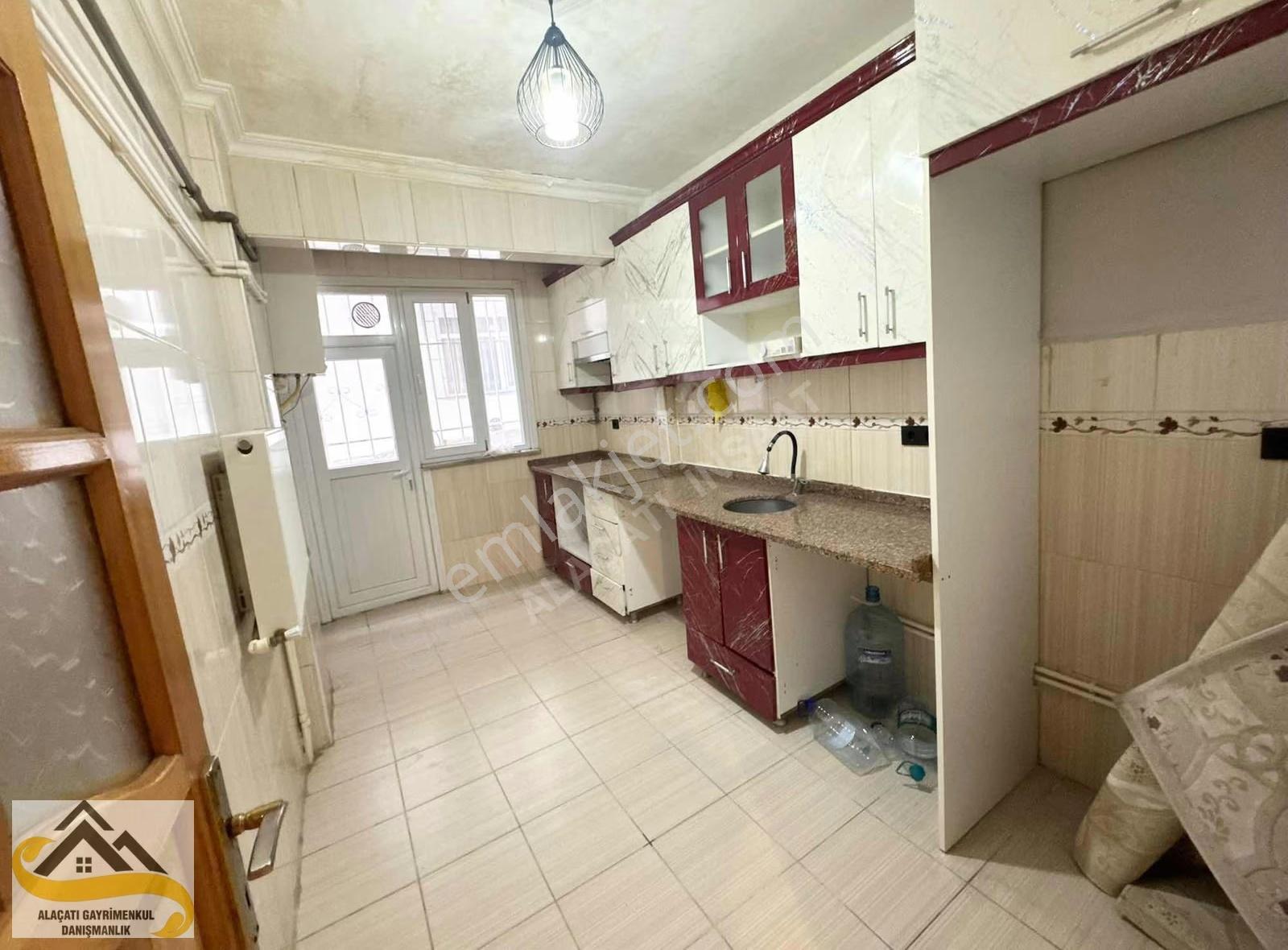 Alacatı Gayrimeykulden Kiralık Girieş Kat Daire