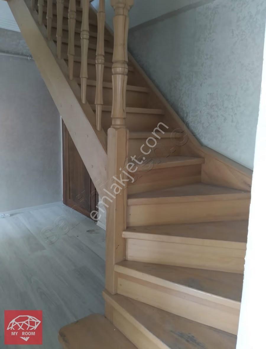 Gaziosmanpaşa Mevlana Mahallesinde 3+2 Kiralık Dublex Daire - Görsel 3