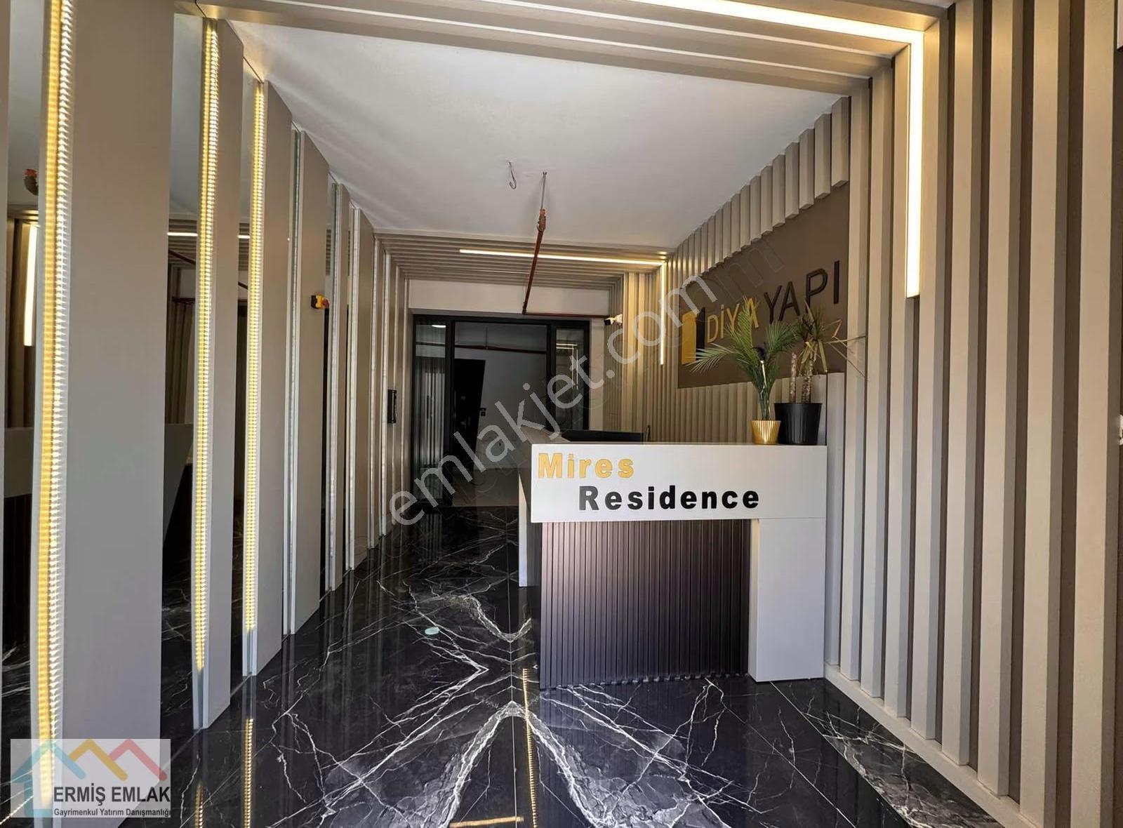 Buca'nın En Prestijli Binası Eşyalı Kiralık 1+1 Daire - Görsel 4
