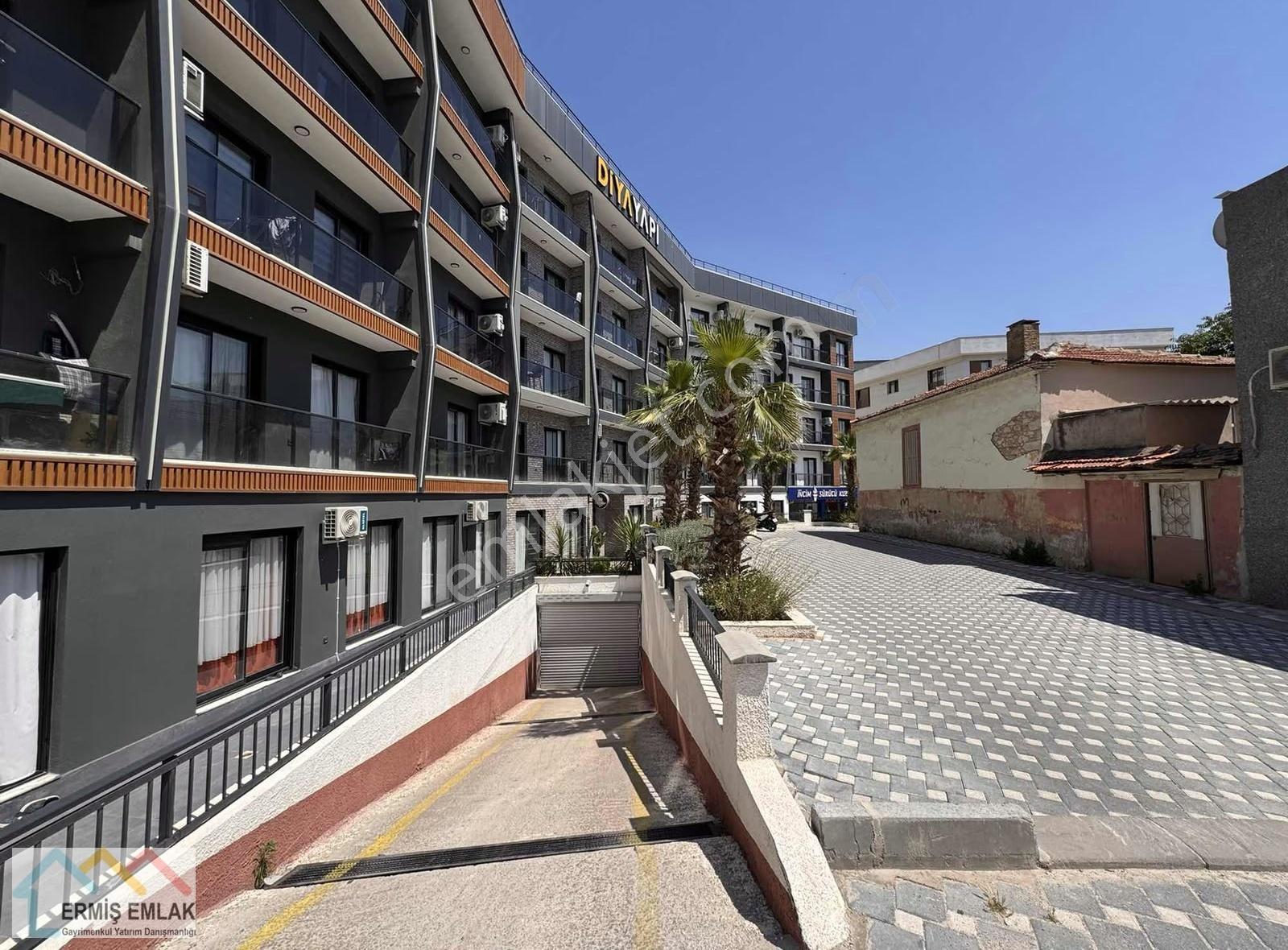 Buca'nın En Prestijli Binası Eşyalı Kiralık 1+1 Daire - Görsel 2