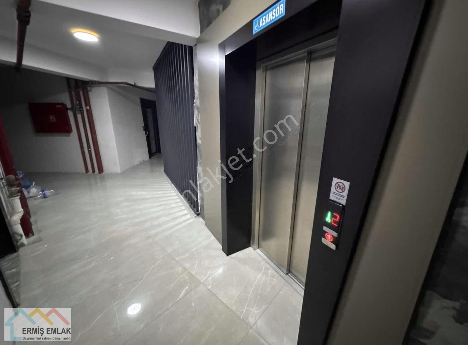 Buca'nın En Prestijli Binası Eşyalı Kiralık 1+1 Daire - Görsel 10