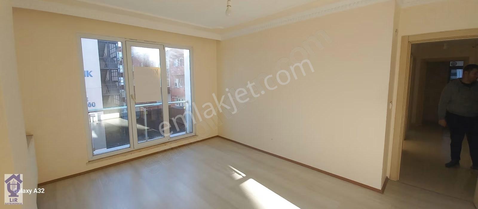 Kiralık Omurtak Caddesi Divan Otel Civarı Ara Kat 2+1 Daire - Görsel 3