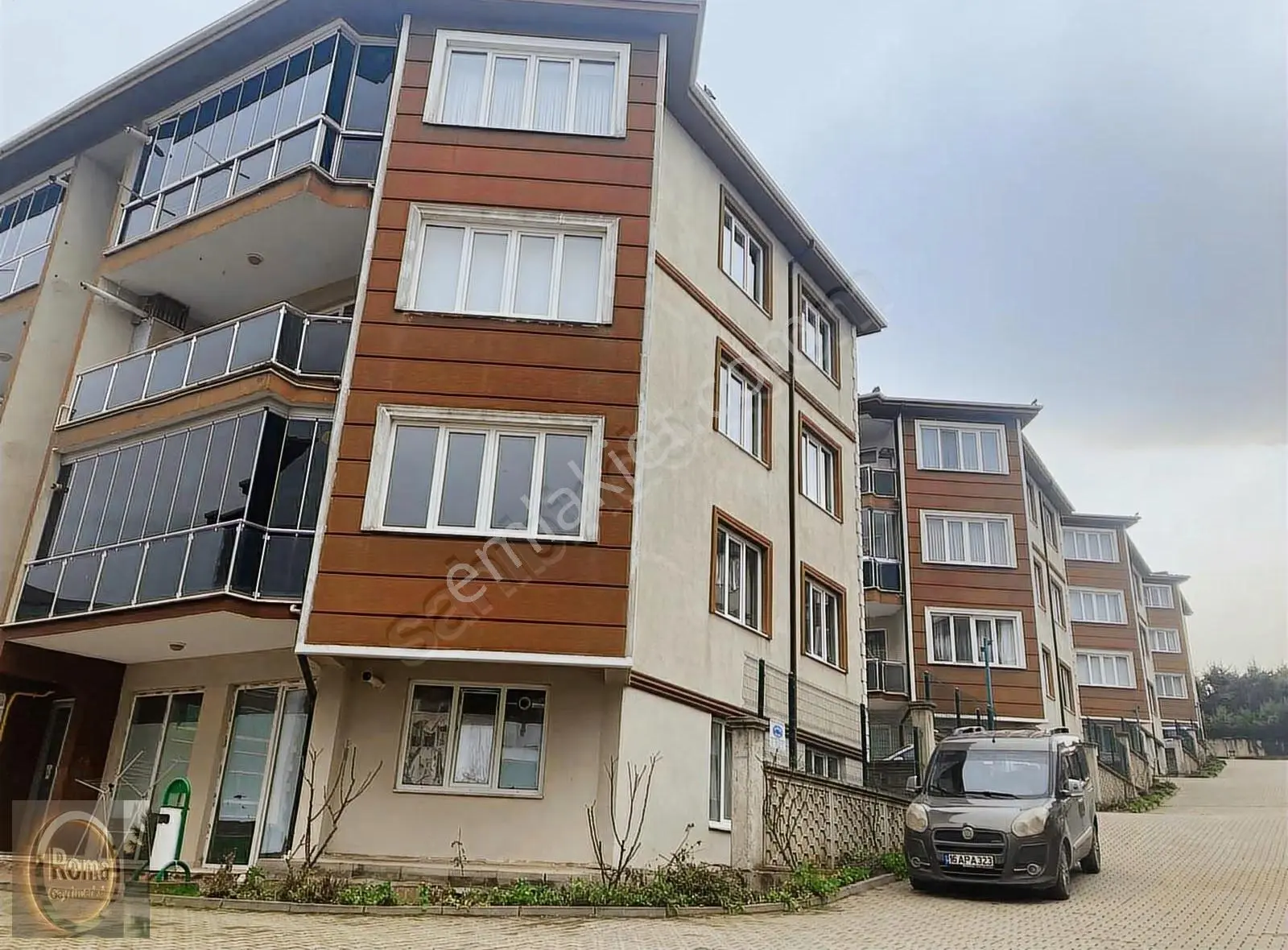 Roma' Dan Esentepe Mahallesi' Nde Site İçi Satılık Daire