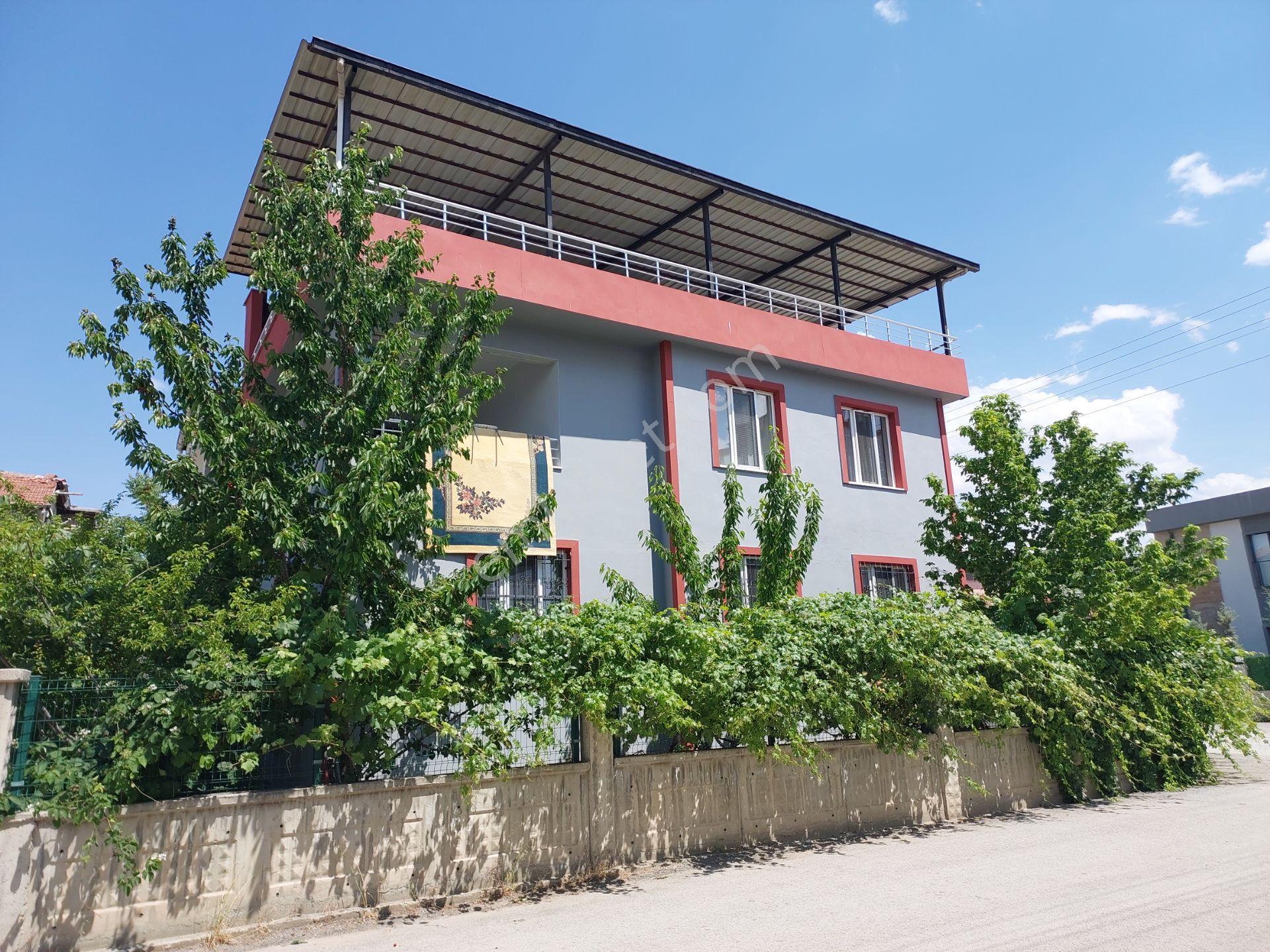 Erkan Emlaktan Cevatpaşada Şehrin Merkezinde Satılık Villa - Görsel 31