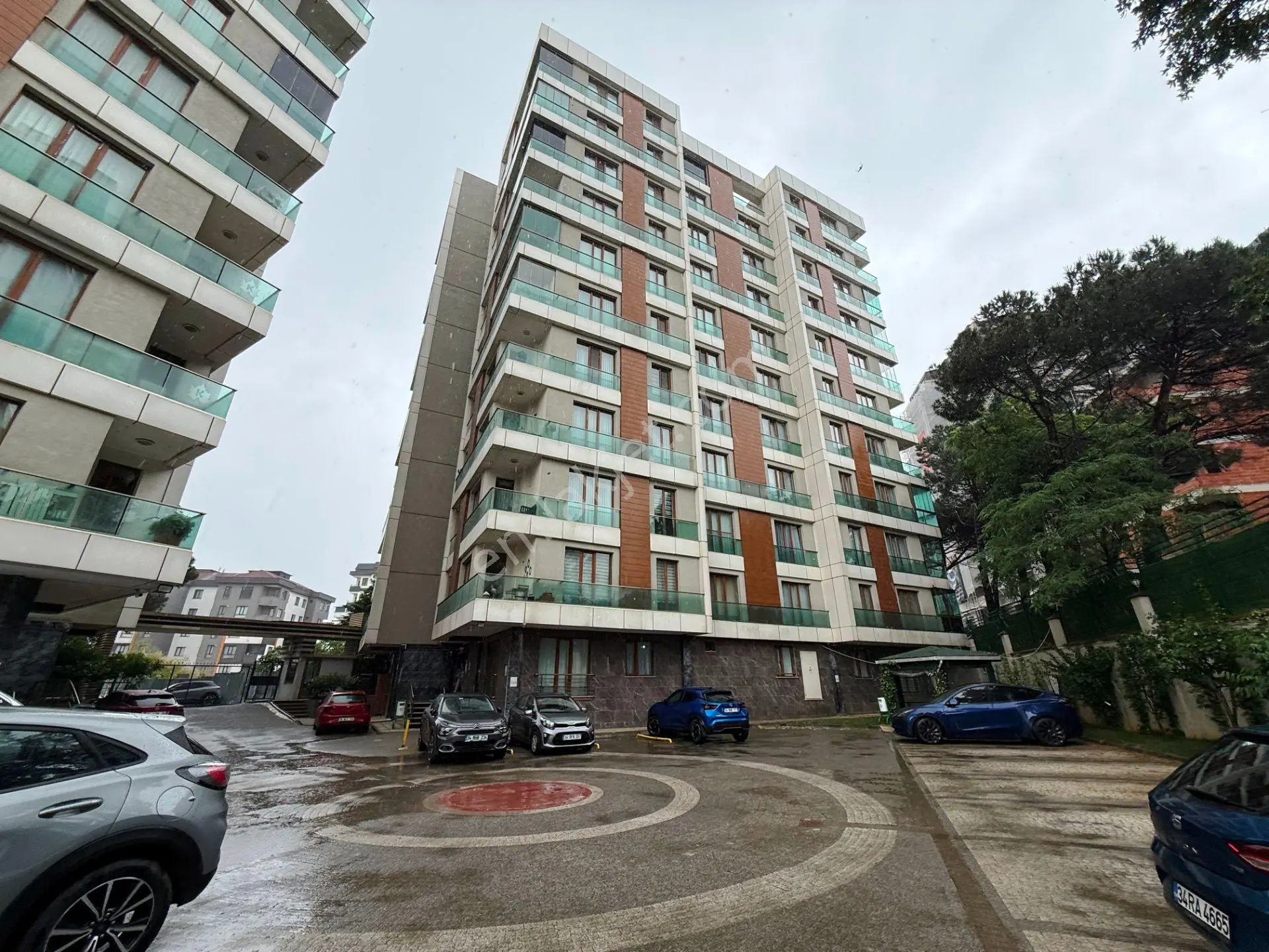 Çekmeköy Karaman Doğa Evlerinde 90m2 Kapalı Mutfaklı Kiralık 1+1