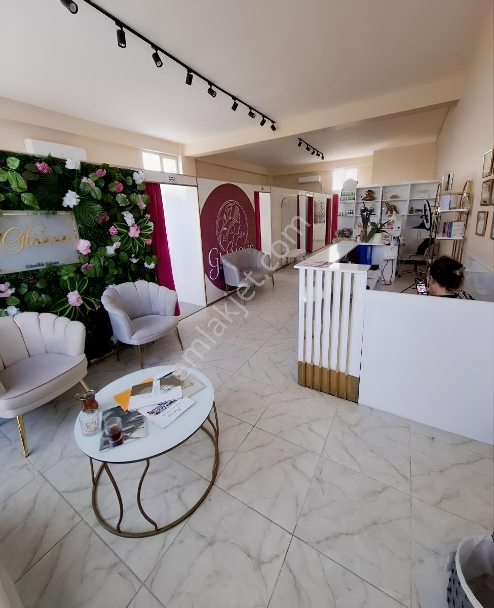 Bulvar Üzerinde Masrafsız Devren Kiralık Güzellik Merkezi