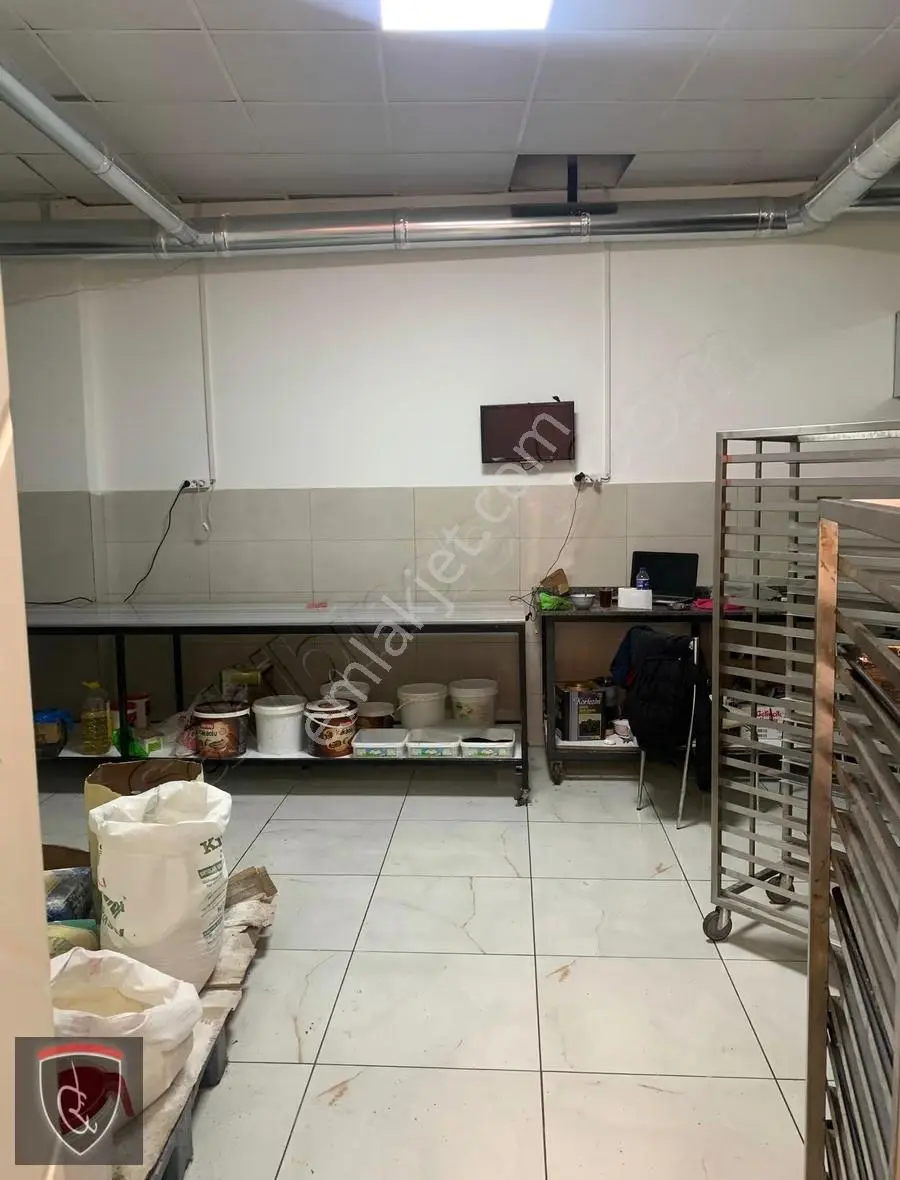 Reşadiye Esnaf Sokağında 187m2 Kiralık Dükkan - Görsel 23