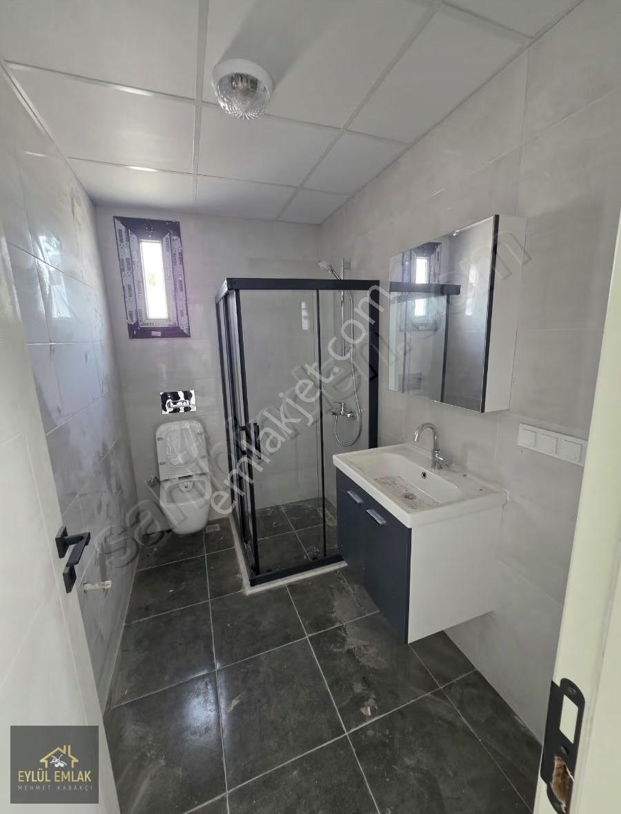 Mumcularda Ana Cadde Üzeri Kiralık Ofis Büro İş Yerleri - Görsel 2
