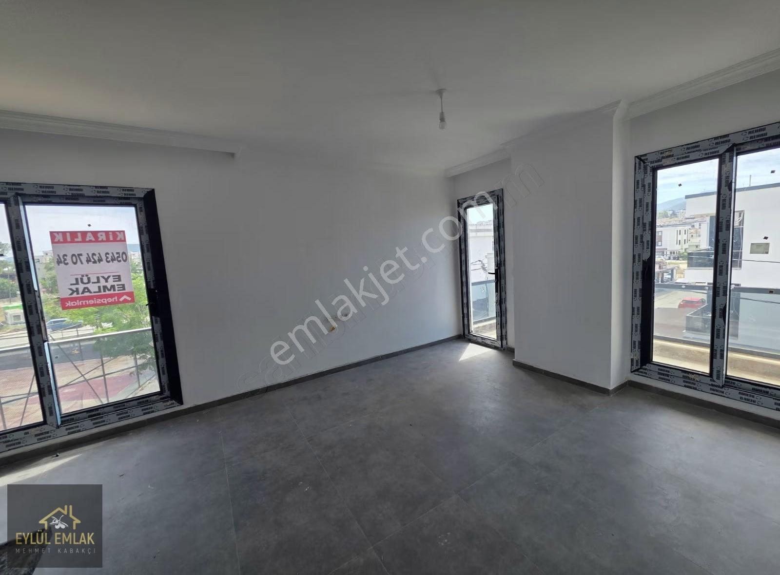 Mumcularda Ana Cadde Üzeri Kiralık Ofis Büro İş Yerleri - Görsel 4