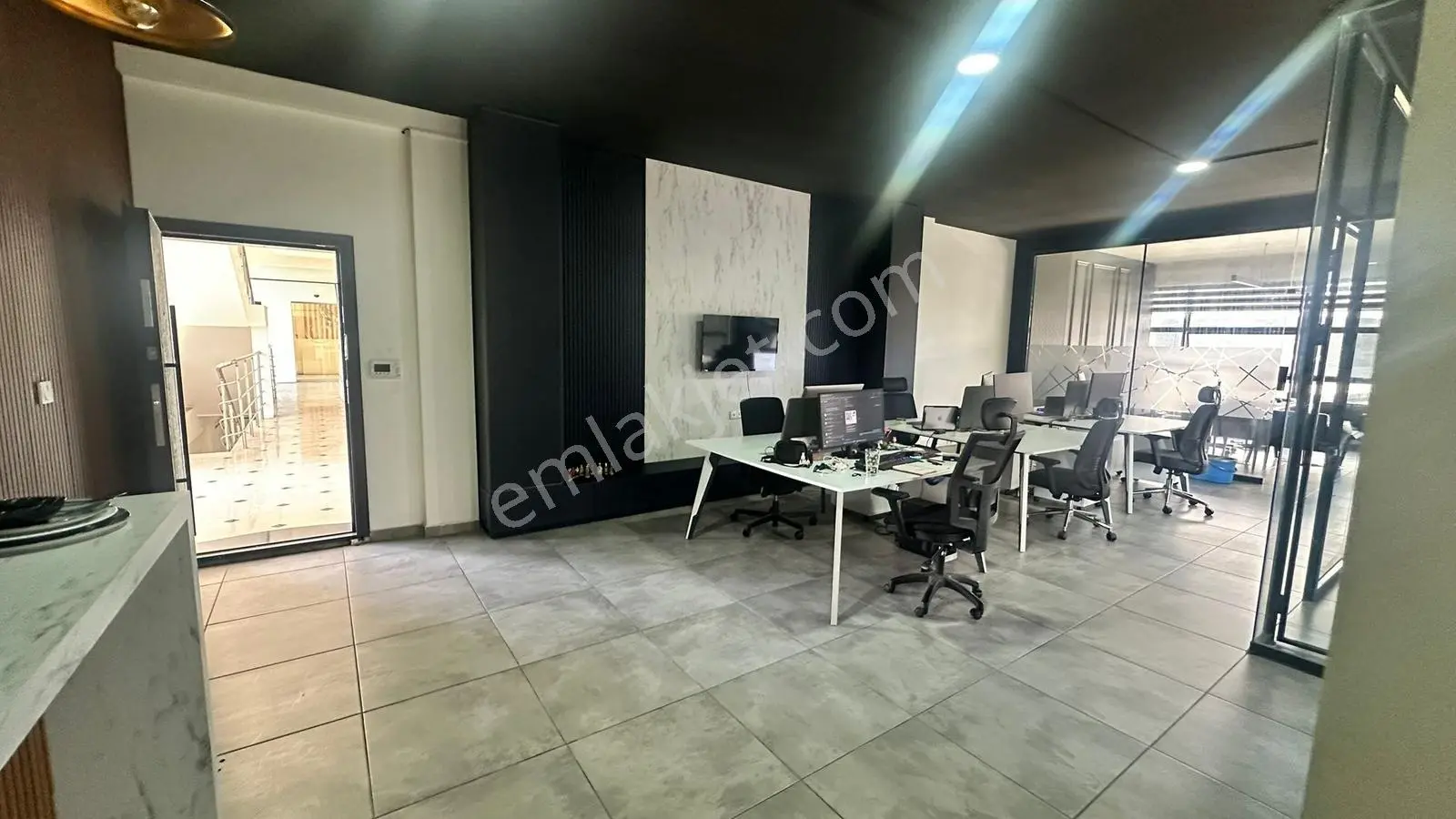 Talha Tozduman'dan Meram Kafeler Caddesi Devren Kiralık Ofis - Görsel 3