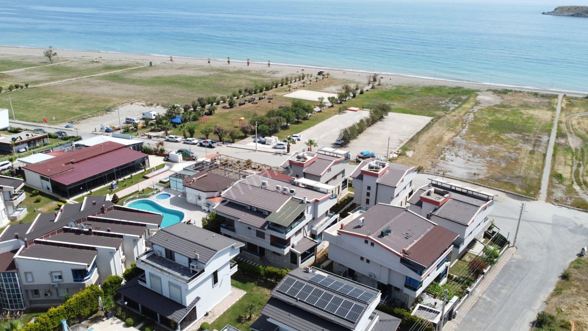 İzmir Gümüldür'de Denize Sıfır Site İçerisinde | Satılık Villa - Görsel 2
