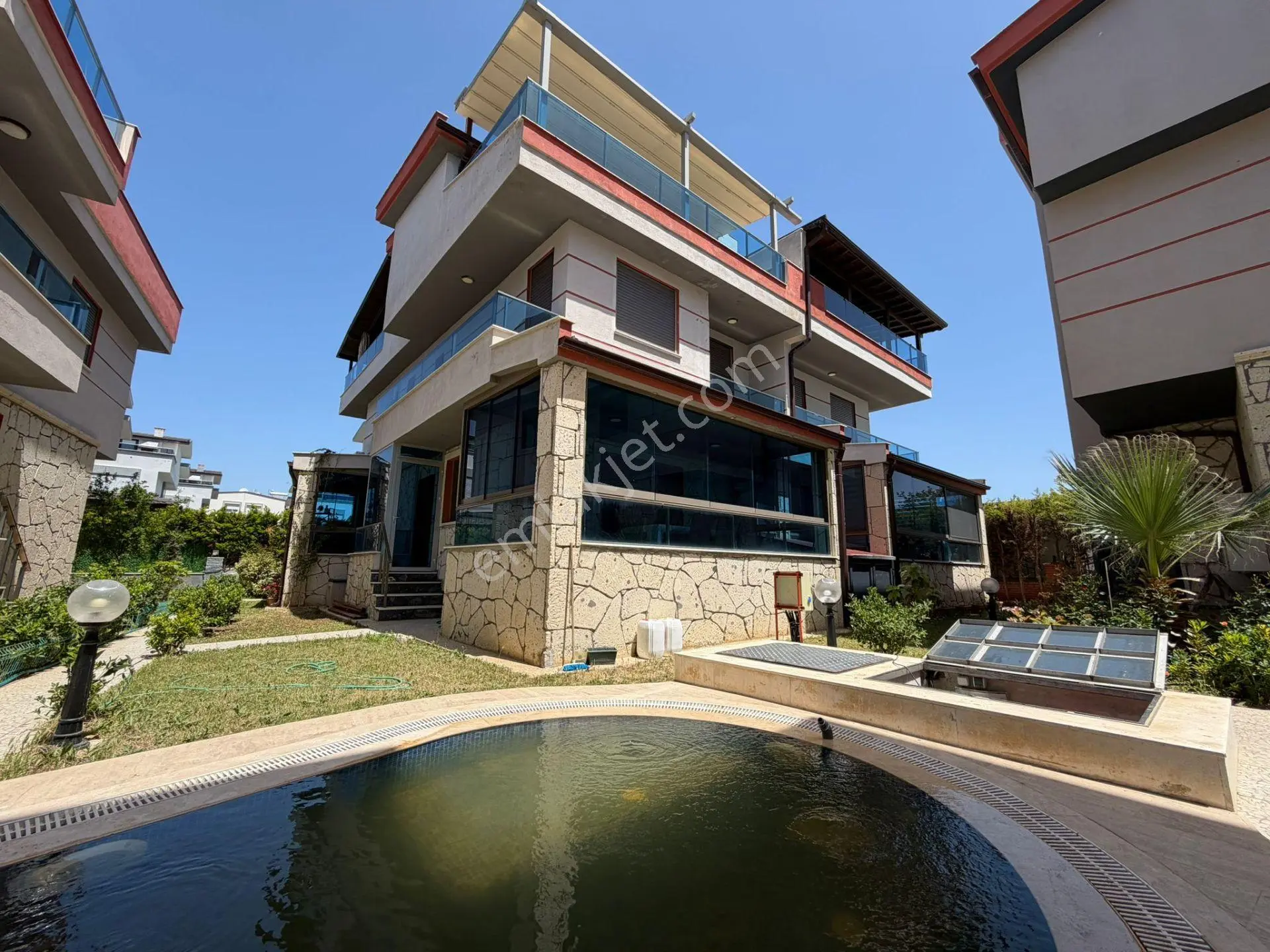 İzmir Gümüldür'de Denize Sıfır Site İçerisinde | Satılık Villa - Görsel 3
