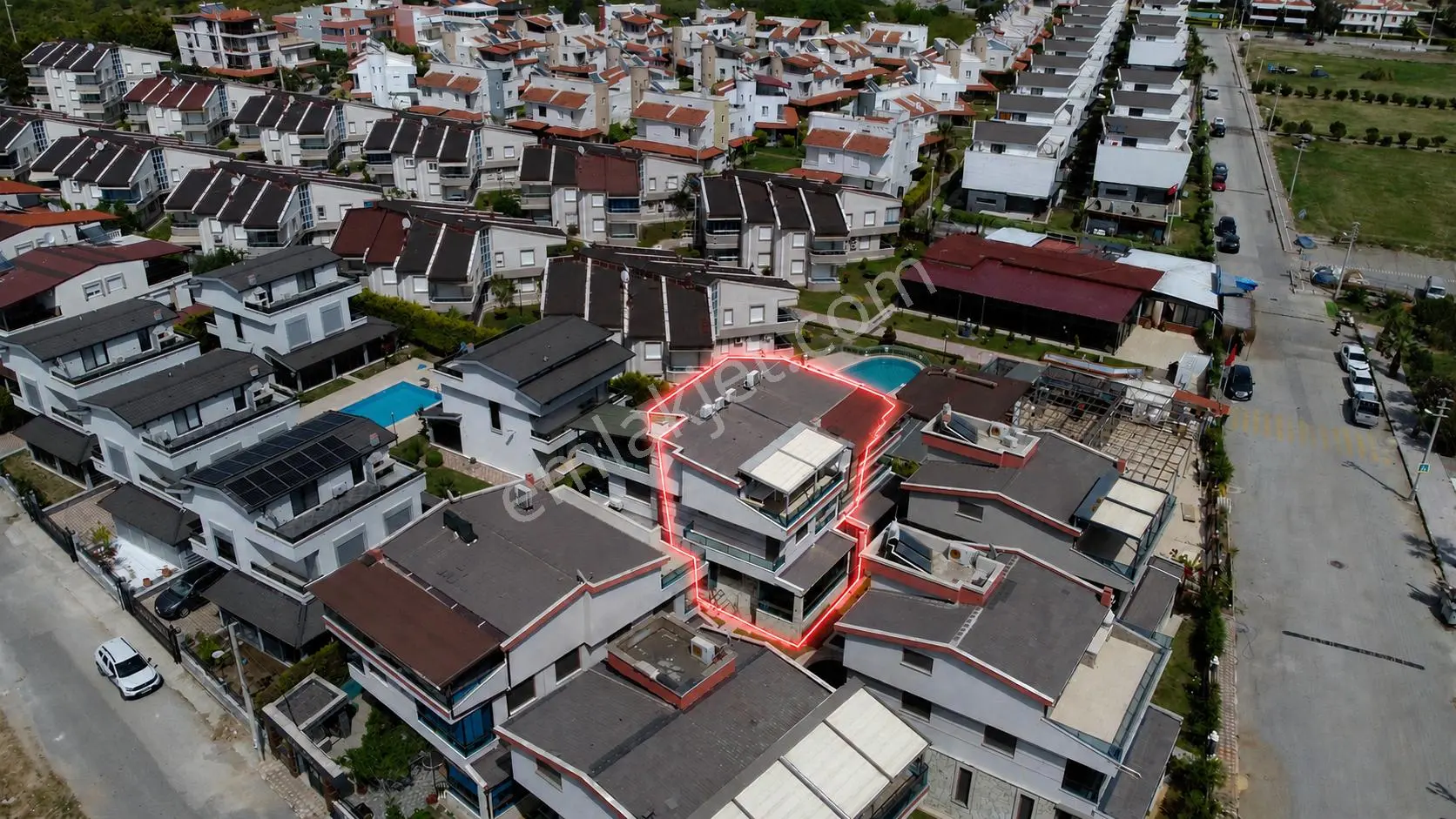 İzmir Gümüldür'de Denize Sıfır Site İçerisinde | Satılık Villa