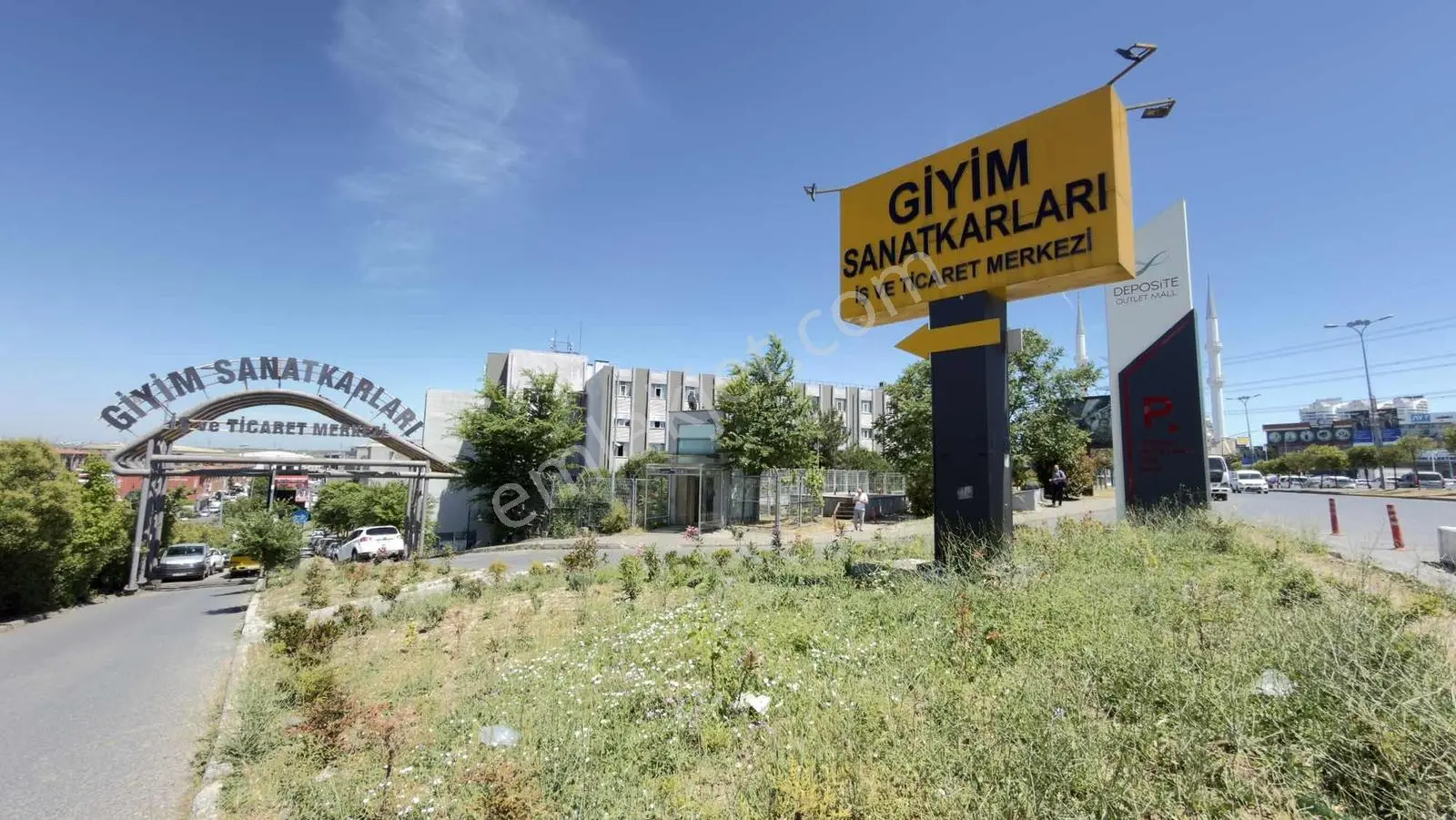 İkitelli Osb Giyim Sanatkarlar Sitesi 600m2 Satılık İş Yeri - Görsel 2