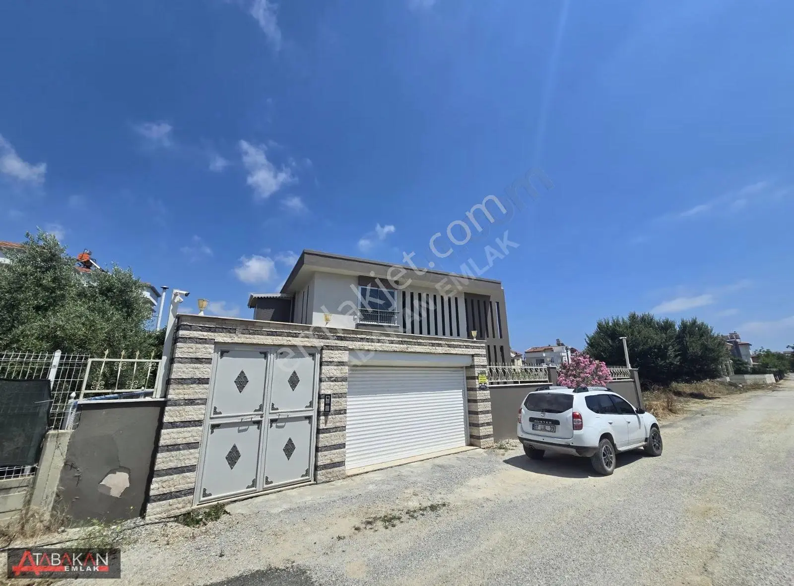 Muhteşem Lokasyonda Villa