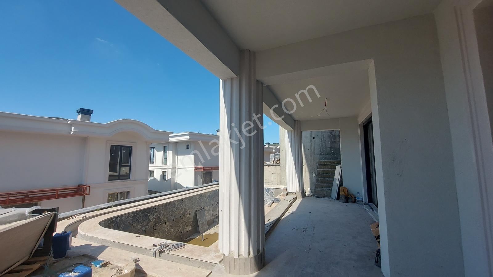 Başiskele Damlar Satılık Site İçi Müstakil Havuzlu 5+2 Villa - Görsel 25