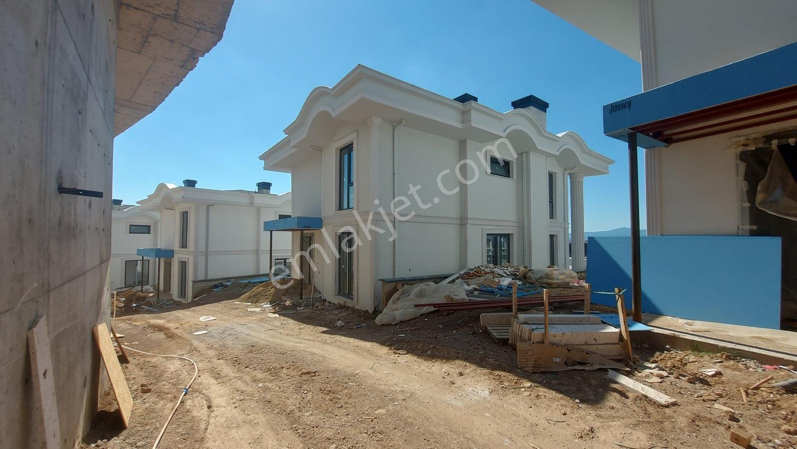 Başiskele Damlar Satılık Site İçi Müstakil Havuzlu 5+2 Villa - Görsel 11