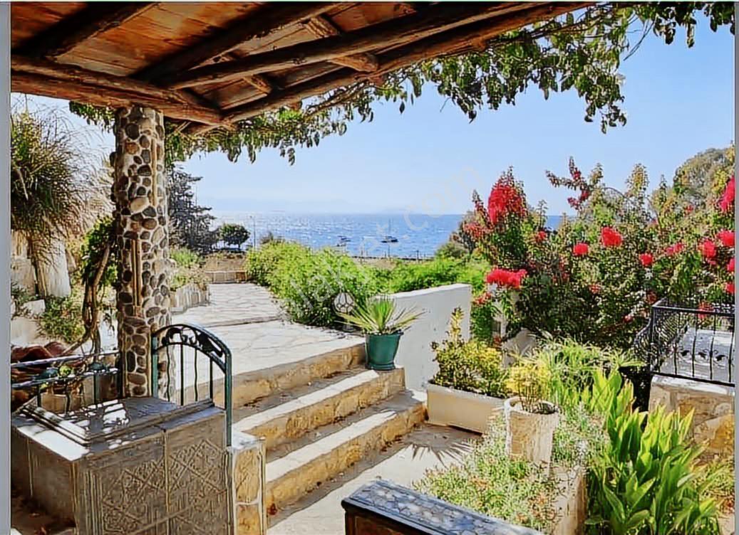 Bodrum Gümüşlük Denize 50 Adım Deniz Manzaralı Villa