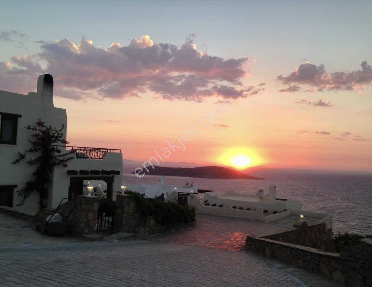 Bodrum Gümüşlük Yalıkavak Manzaralı Geniş Bahçeli Köşe Villa - Görsel 12