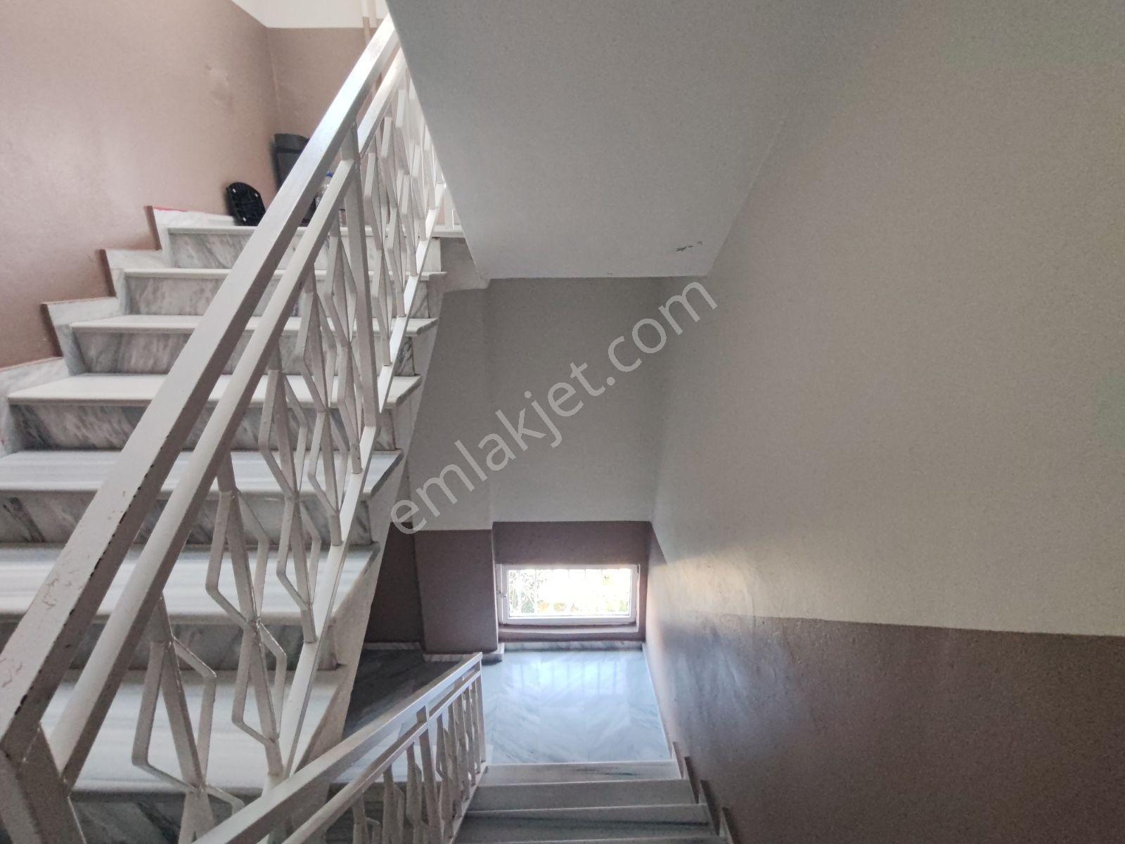 Çiftlikköy Sahil Mahallesinde Kiralık Eşyalı 3+1 Denize Sıfır - Görsel 23
