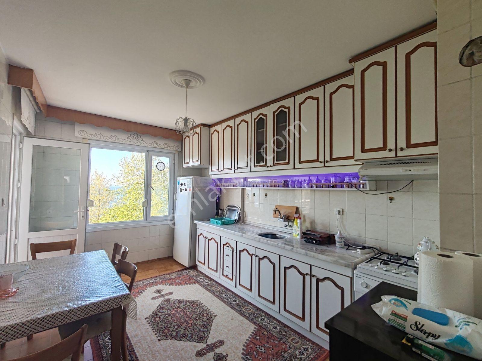 Çiftlikköy Sahil Mahallesinde Kiralık Eşyalı 3+1 Denize Sıfır - Görsel 13