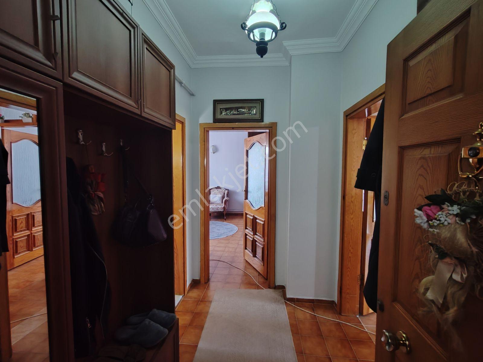 Çiftlikköy Sahil Mahallesinde Kiralık Eşyalı 3+1 Denize Sıfır - Görsel 2