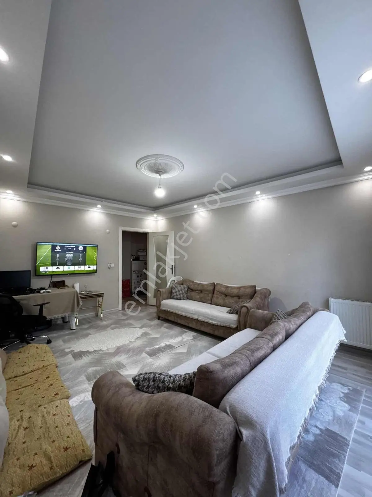 Atalay Caddesi Üzerinde Satılık2+1 Arakat Daire