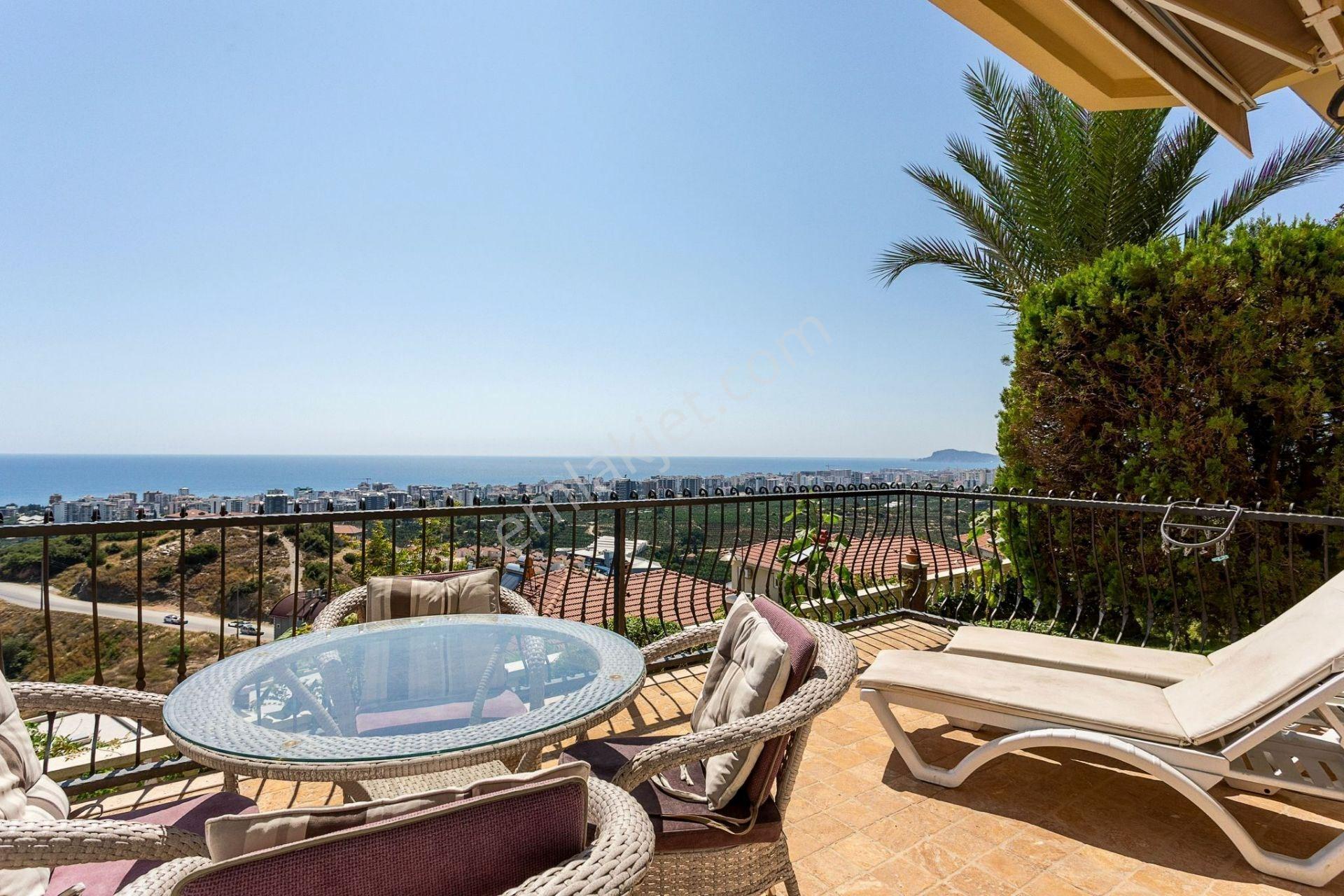 Alanya Kargıcak’ta Full Deniz Manzaralı 4+1 Eşyalı Satılık Villa