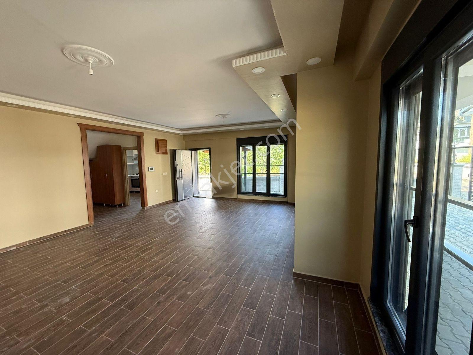 Kaytazderede Sahile Yürüme Mesafesinde 5+1 Satılık Villa - Görsel 12