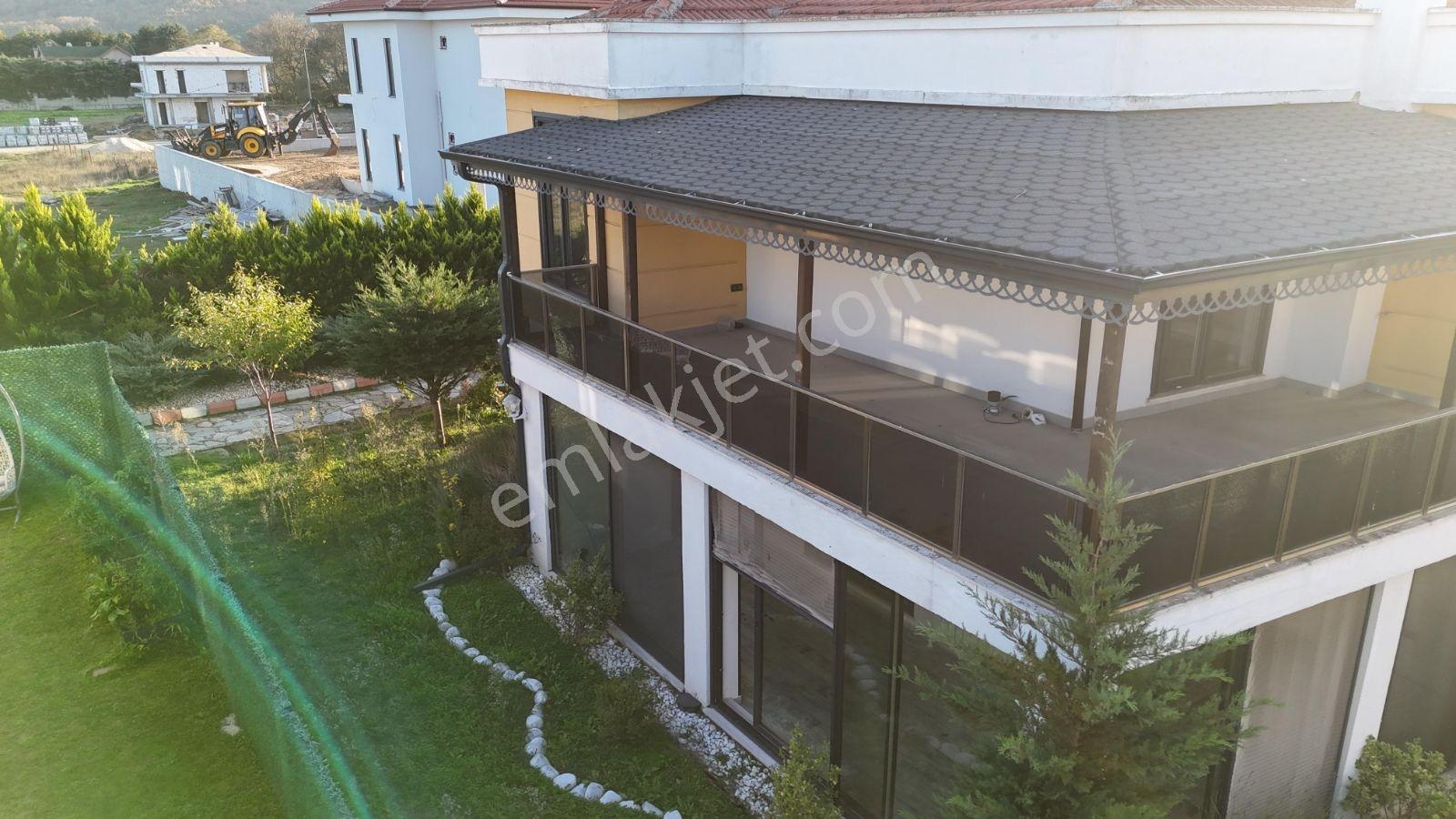 Çerkezköy'ün En Prestijli Sitelerinden Birinde Kiralık 3+1 Villa - Görsel 9