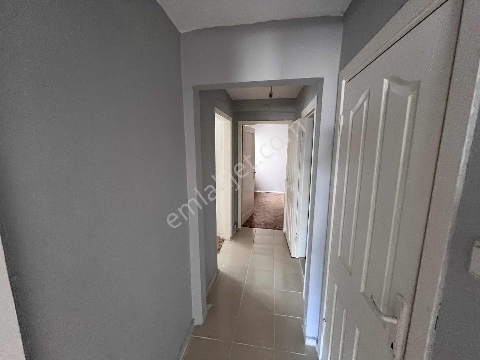 Maltepe Zümrütevlerde Site İçerisinde 3+1 Üç Kat Güney Daire - Görsel 17