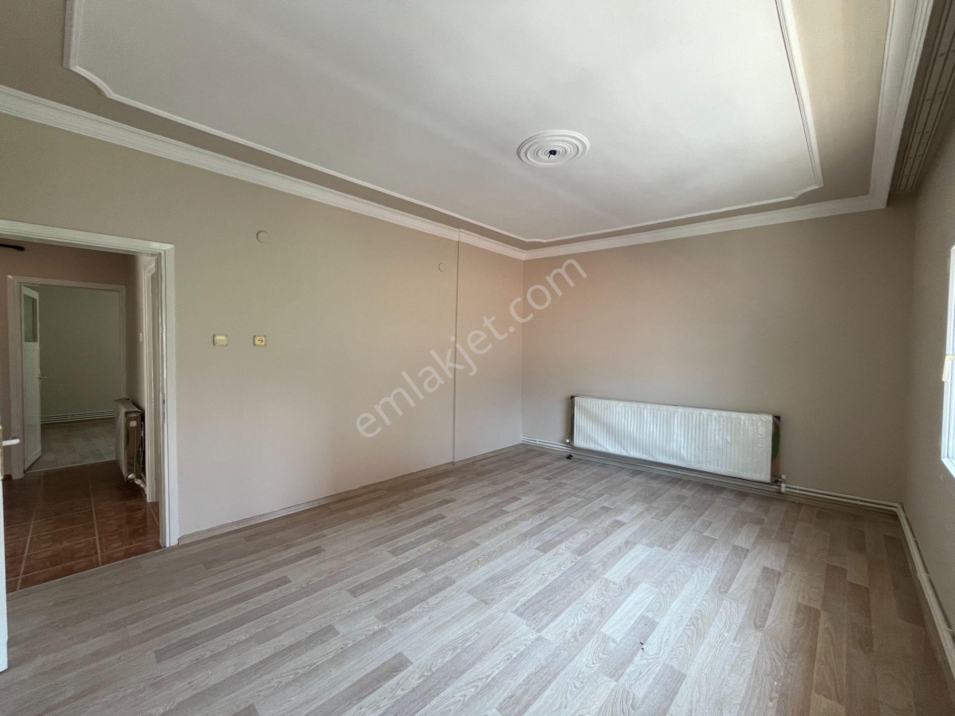 Gümüşpala Merkezde Doğalgazlı Ve Sağlık Ocağı Yakını 3+1 Kiralık Daire - Görsel 3