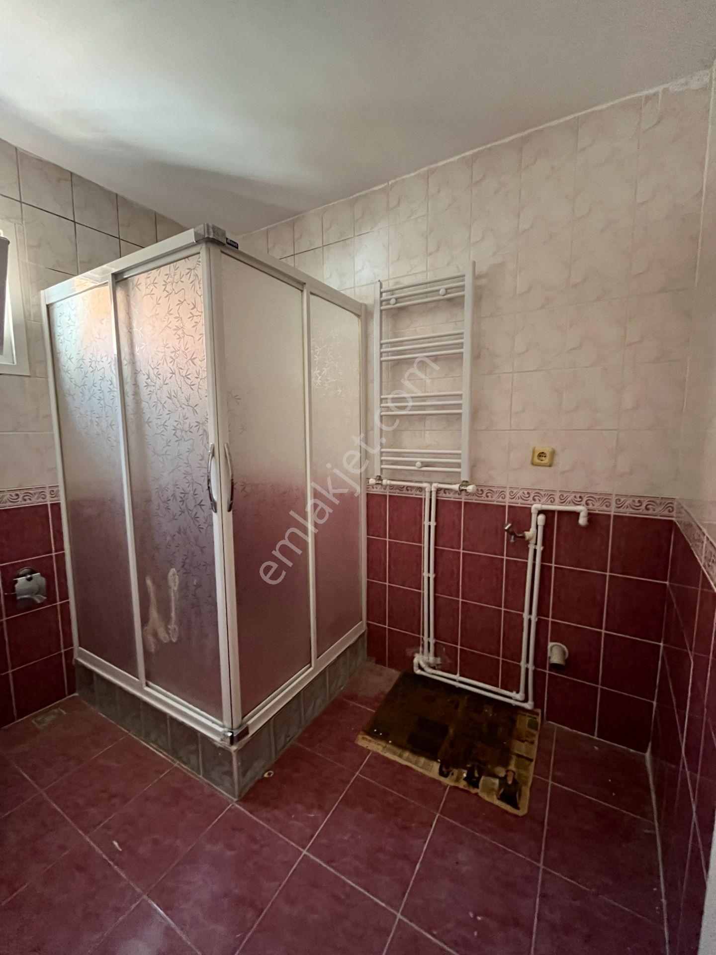 Gümüşpala Merkezde Doğalgazlı Ve Sağlık Ocağı Yakını 3+1 Kiralık Daire - Görsel 15