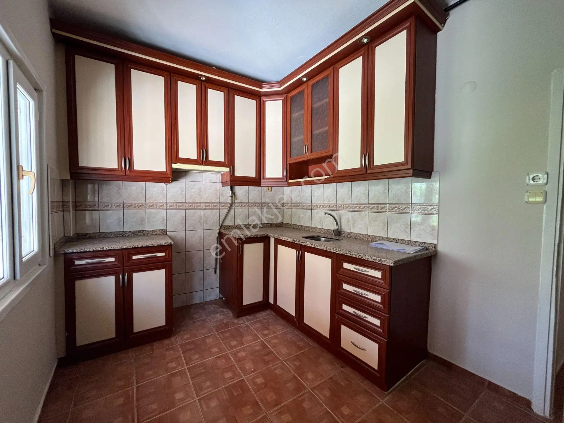 Gümüşpala Merkezde Doğalgazlı Ve Sağlık Ocağı Yakını 3+1 Kiralık Daire - Görsel 4
