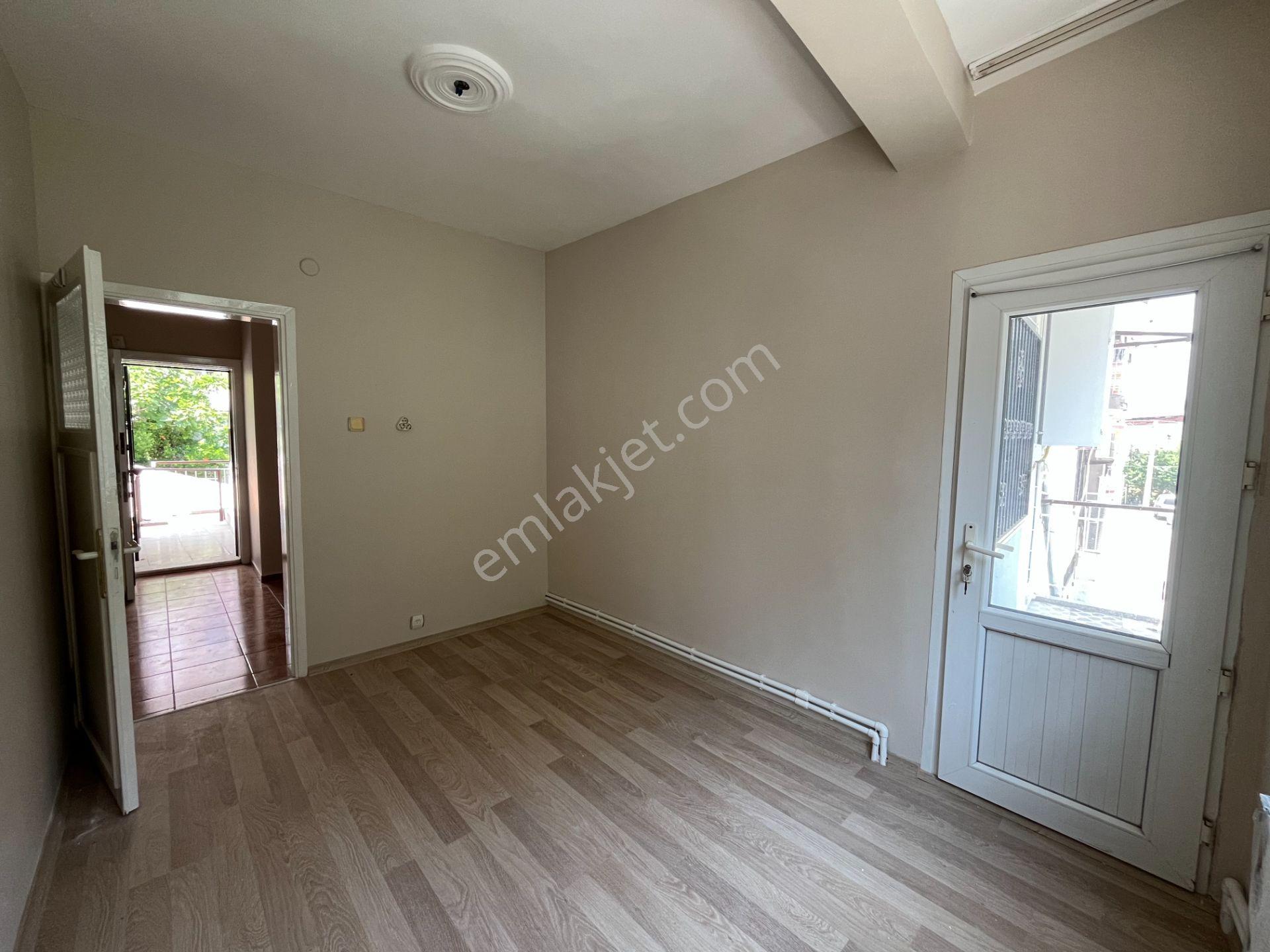 Gümüşpala Merkezde Doğalgazlı Ve Sağlık Ocağı Yakını 3+1 Kiralık Daire - Görsel 11